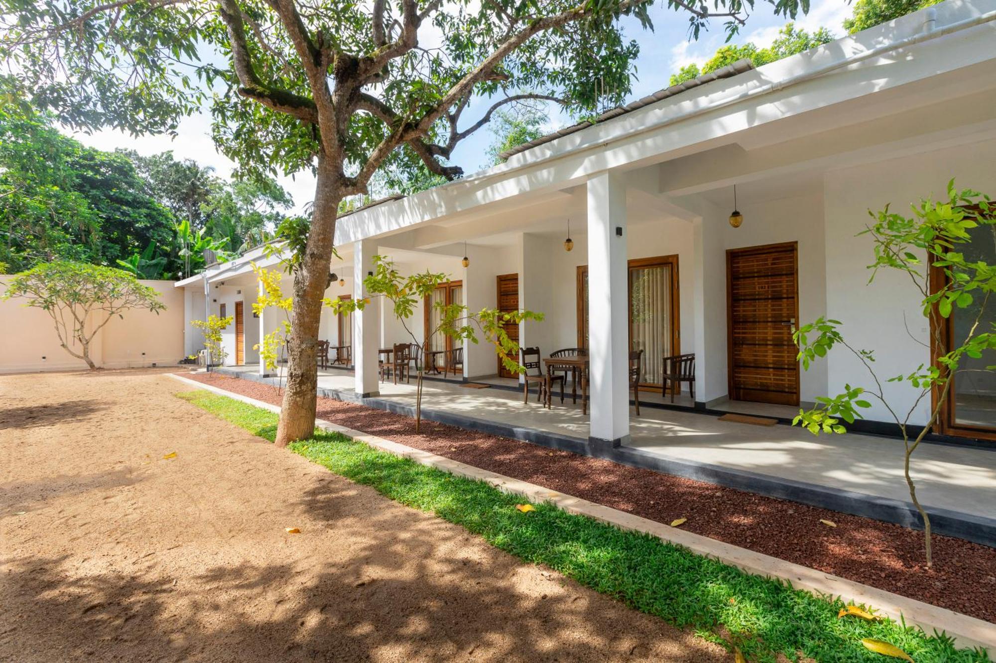 Coastal Villa Мірісса Екстер'єр фото